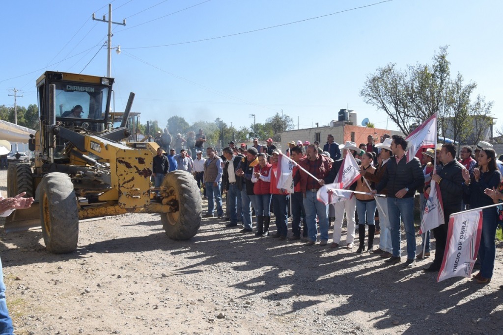 Inician trabajos de pavimentación de camino Jurica a Encinillas en Aculco